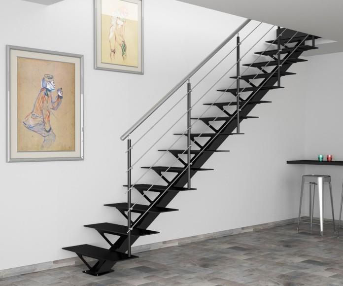 Фото Лестница на монокосоуре со стальными ступенями