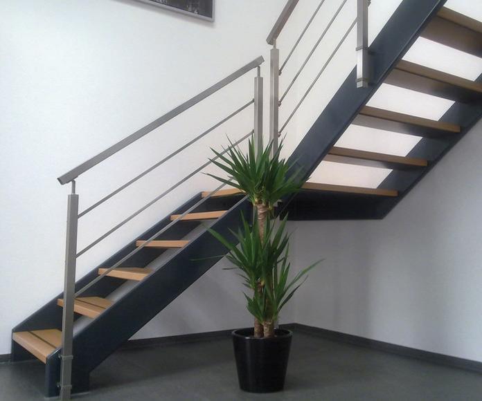 Фото Лестница с поворотом 90 градусов