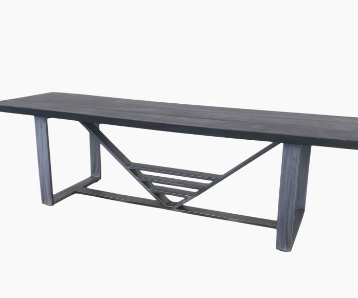 Фото Металлический обеденный стол