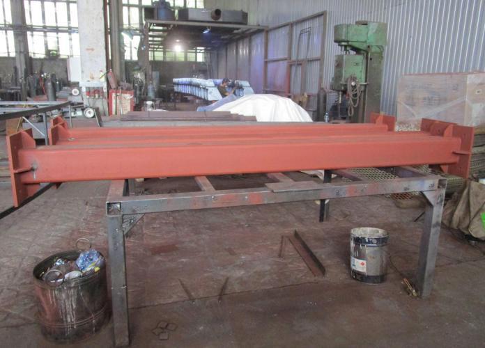 Фото Колонны из квадратной трубы с усиливающими косынками