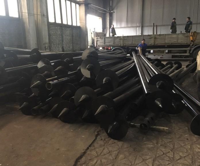 Фото Готовые покрашенные винтовые сваи