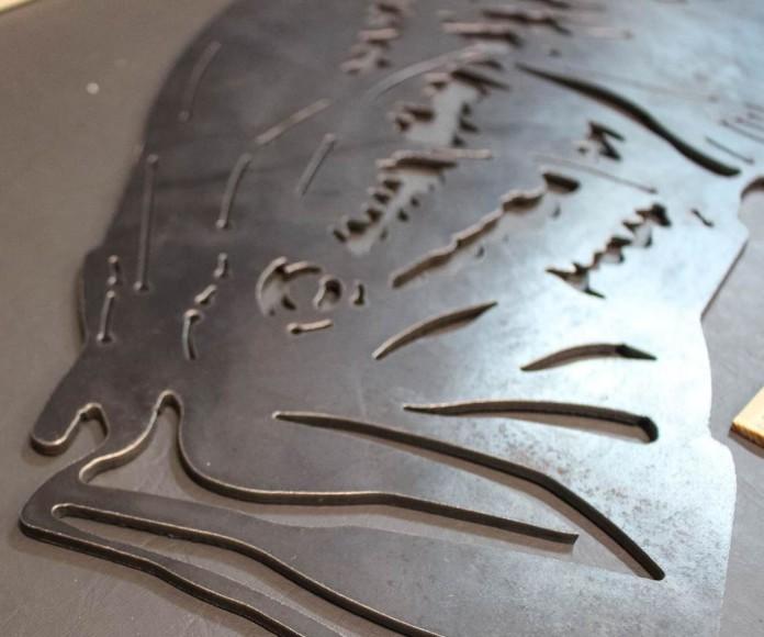 Фото Резка логотипа из листа 3 мм