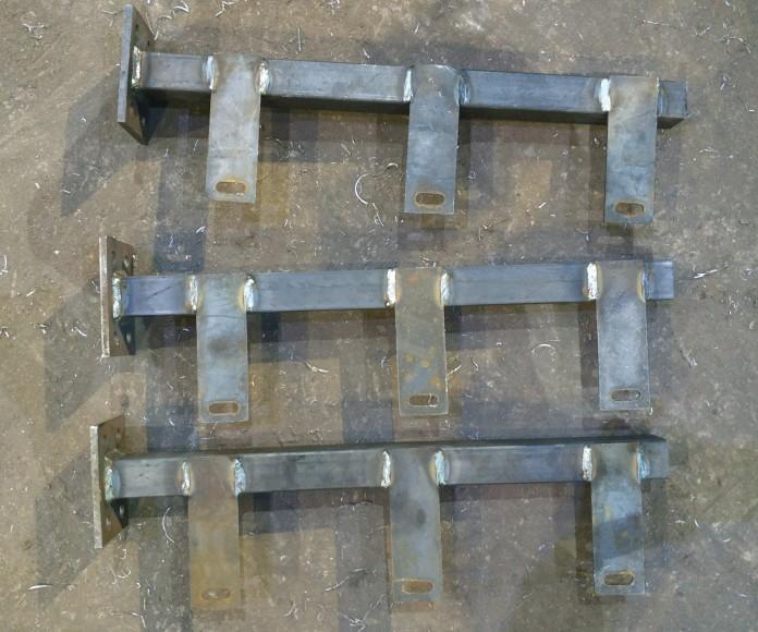 Фото Изделия имеют по 3 крепежных пластины