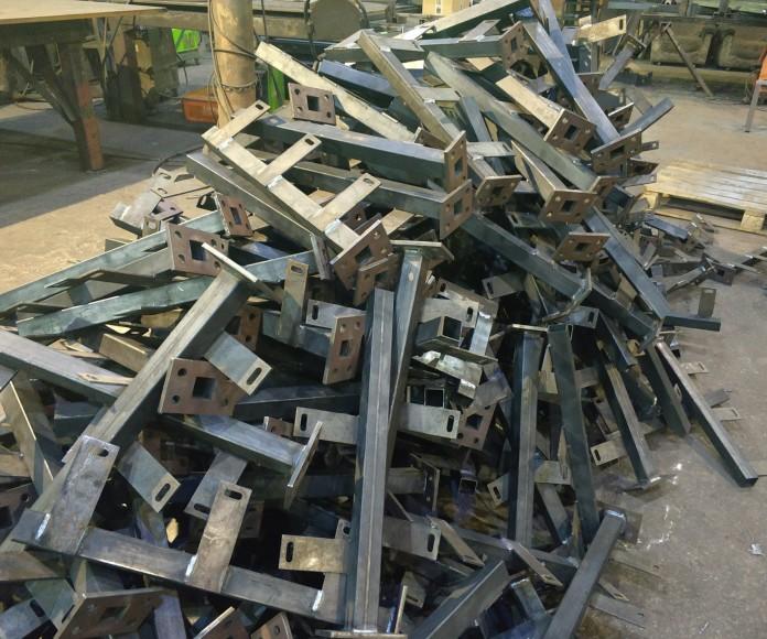 Фото Готовые кронштейны в цеху