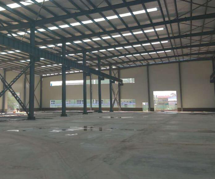 Фото Сборный полупрозрачно-гофрированный ангар из сэндвич-панелей