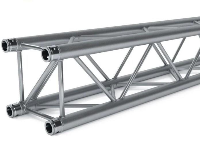 Фото Компактная квадратная ферма