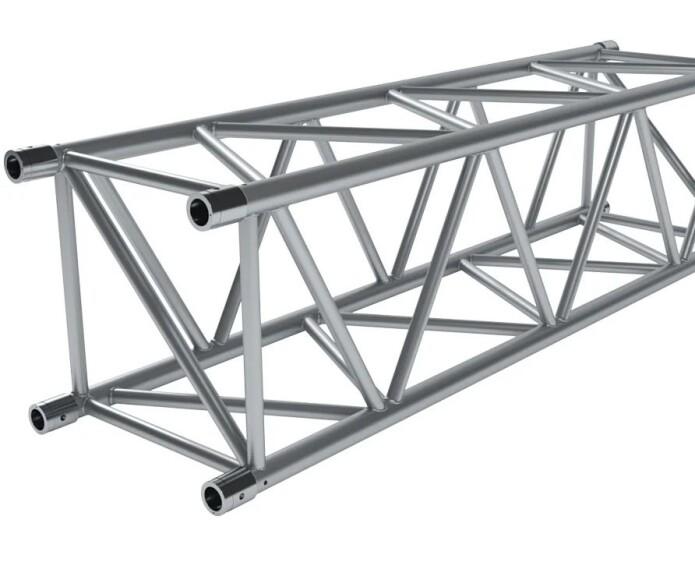 Фото Квадратная ферма с большим сечением