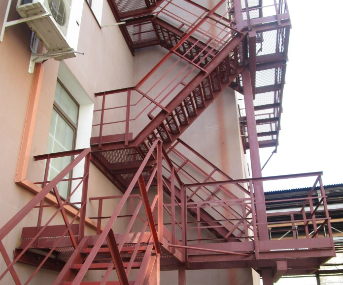 Фото Наружная пожарная лестница