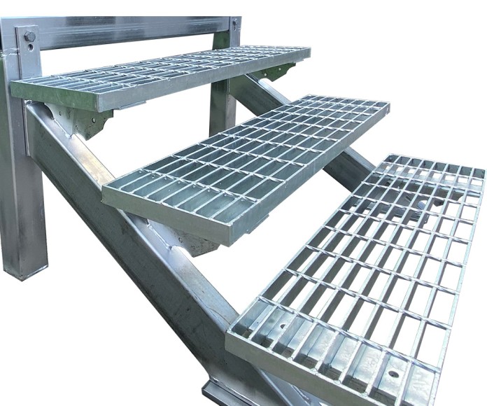 Фото Ступени из решетчатого настила