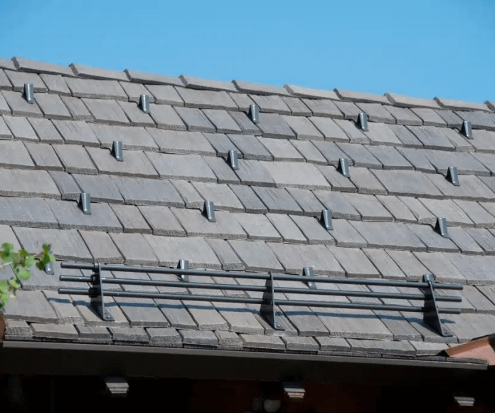 Фото Ограждение кровли со снегозадержателем