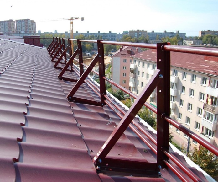 Кровельное ограждение высотой 600 мм на неэксплуатируемой кровле