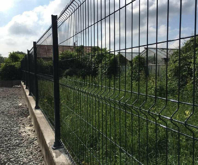 Фото Забор 3D вокруг загородного участка