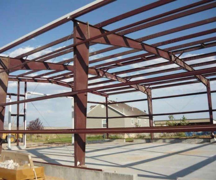 Фото Фермы в кровле небольшого ангара