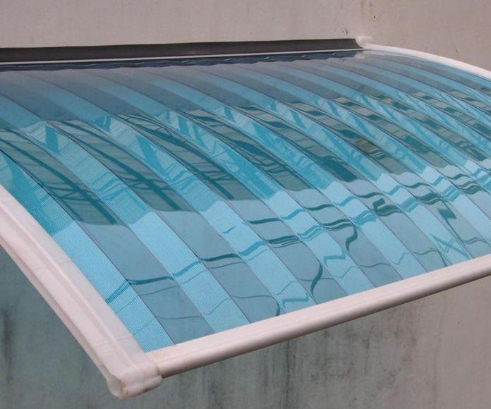 Фото Козырек из поликарбоната