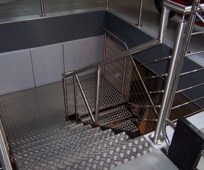 Фото Лестница из нержавейки