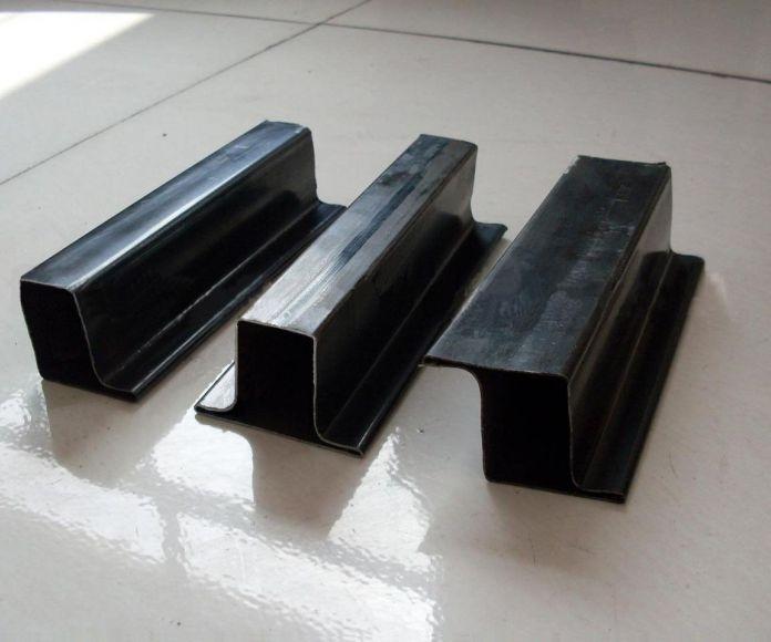 Фото Прокатные профили, изготовленные из квадратной трубы