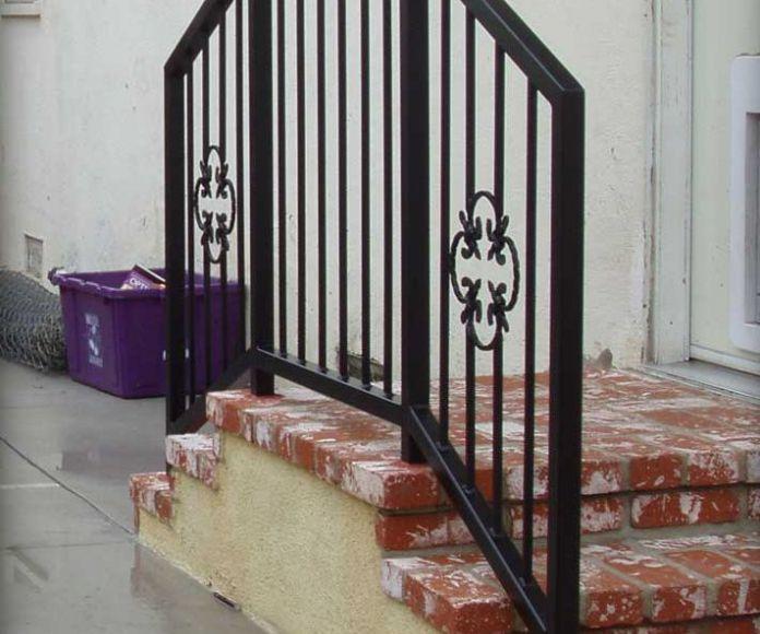 Фото Ограждение для ступенек