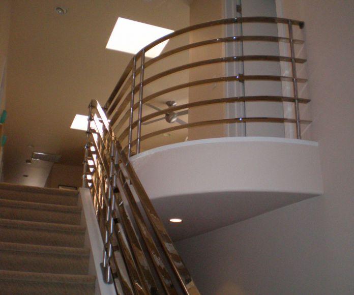 Фото Перила с декоративными элементами