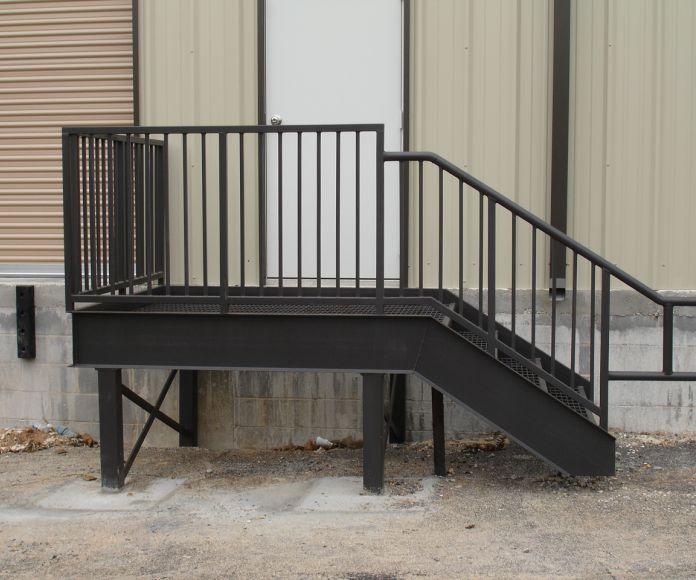 Фото Лестница для пожарного выхода