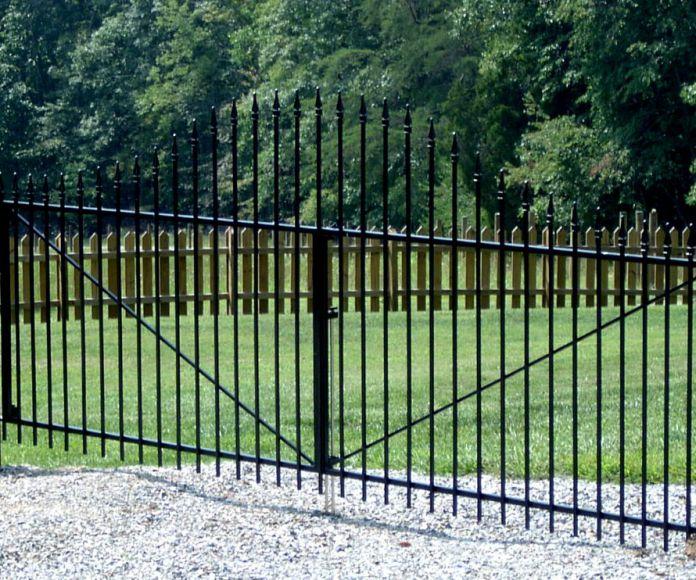 Фото Ворота для конюшни