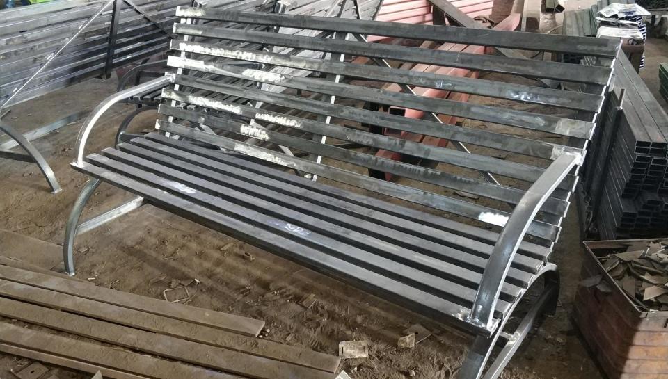 Скамейки из металла
