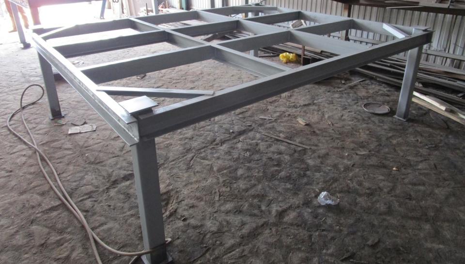 Стол из швеллера