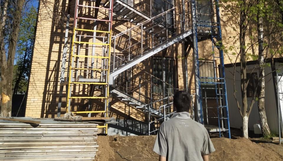 Характеристики наружной пожарной лестницы