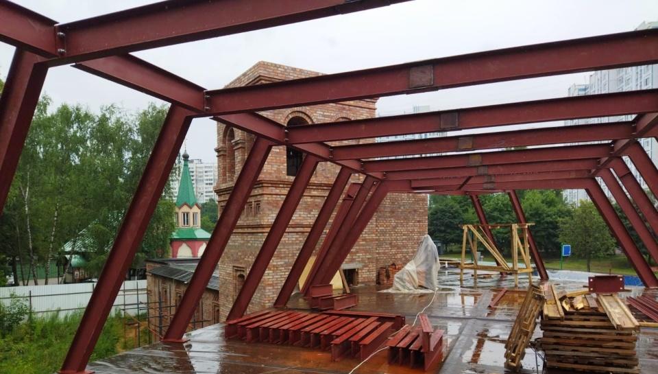 Каркас кровли храма