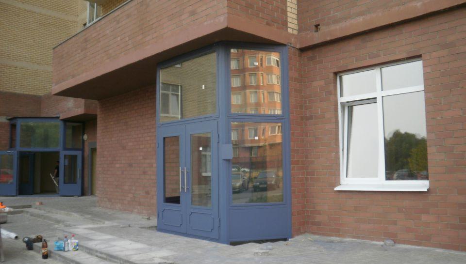 Подъездные двери для жилого дома