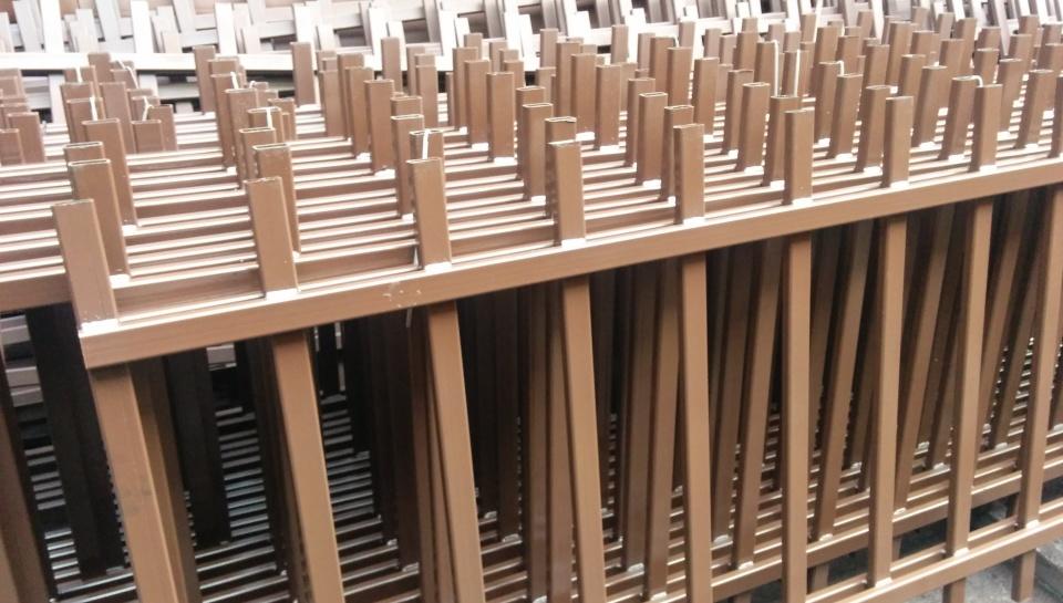 Забор низкий