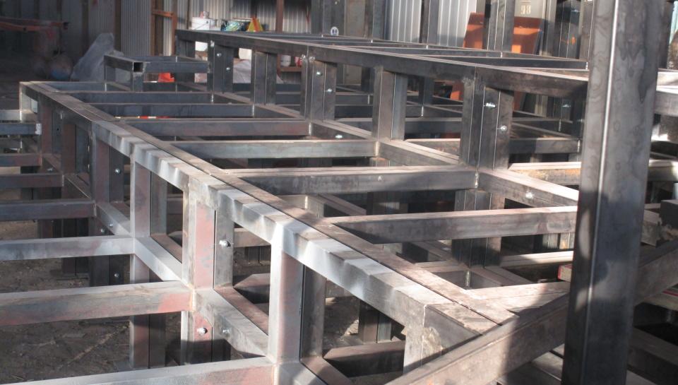 Каркас сборного подиума для трибун